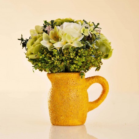 Arreglo Floral Mini Verde con jarro de barro